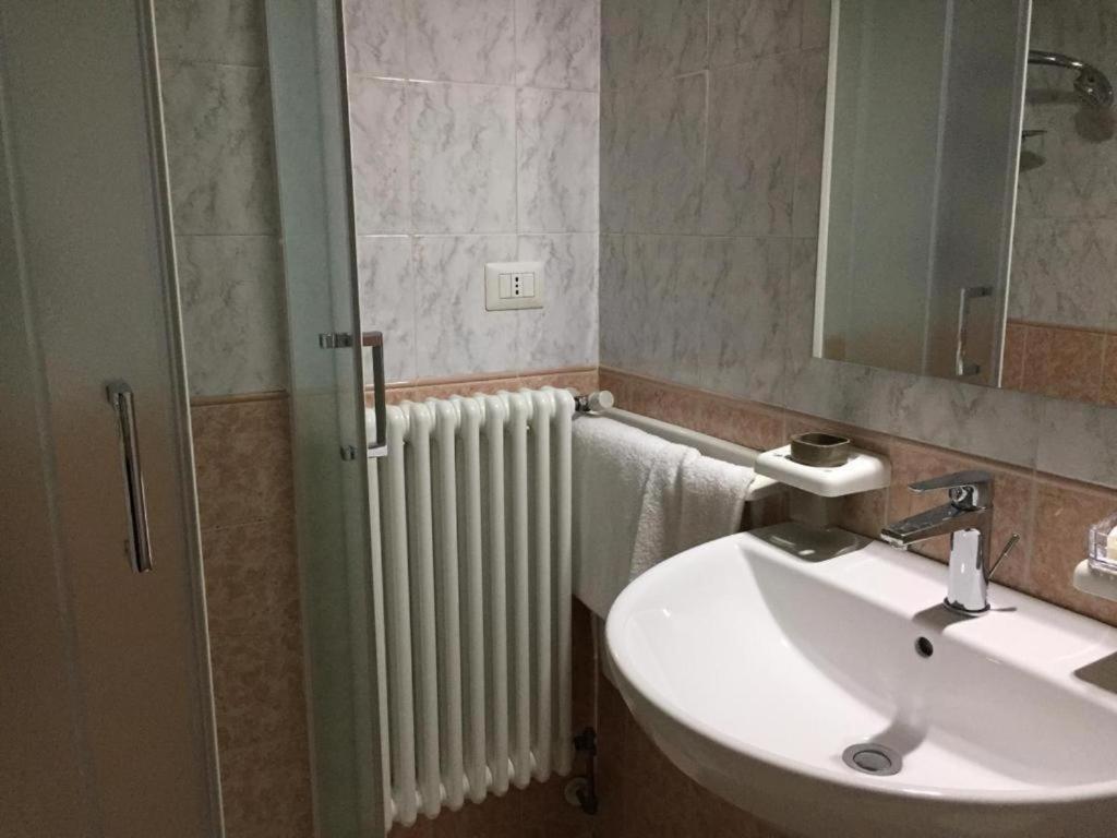 Hotel Ded 1 Checkin A Richiesta Parma Zewnętrze zdjęcie